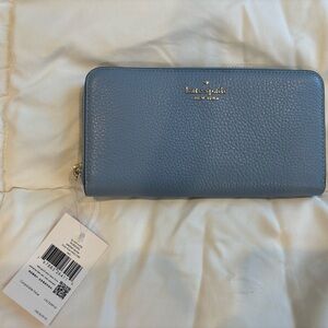 Kate Spade zip up clutch Wallet NWT